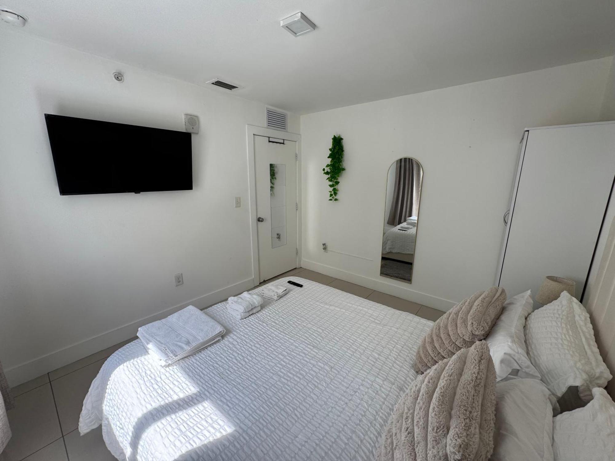 Modern Bedroom In Shared With Host Appartement